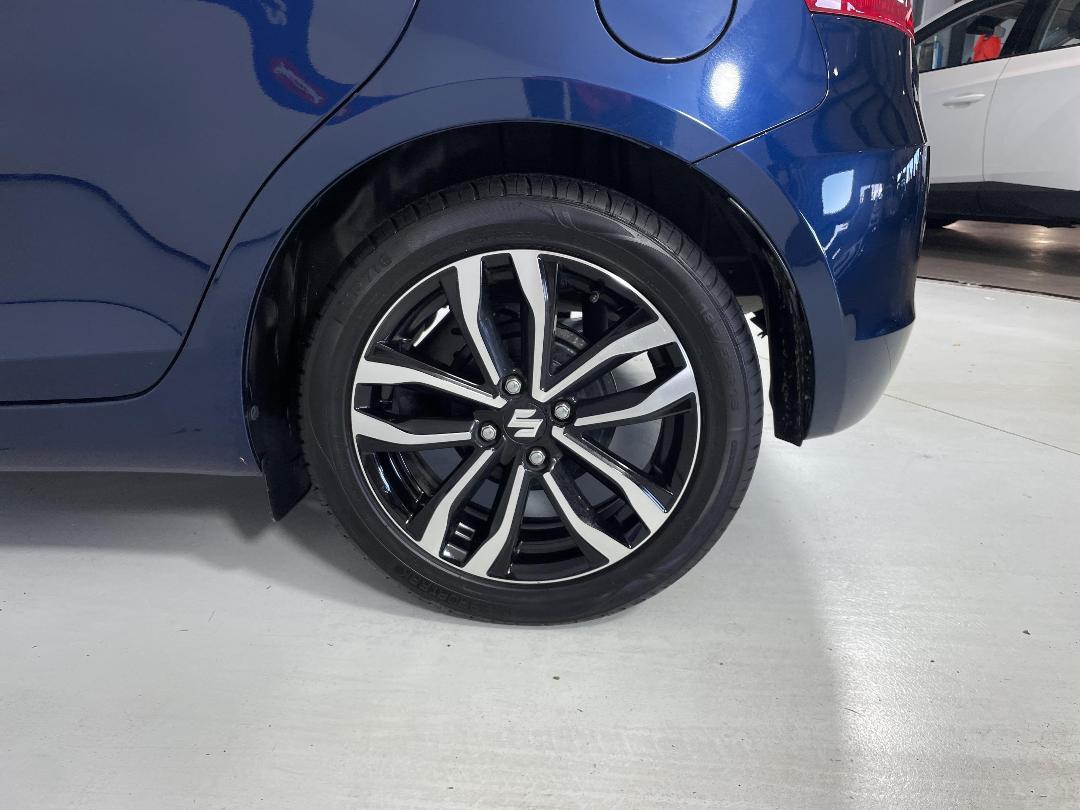 Photo '11' of Suzuki Swift