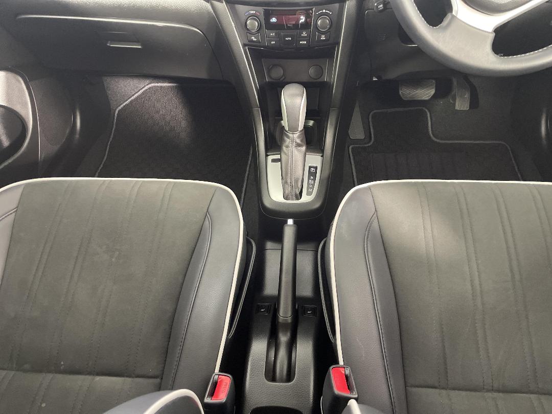 Photo '18' of Suzuki Swift