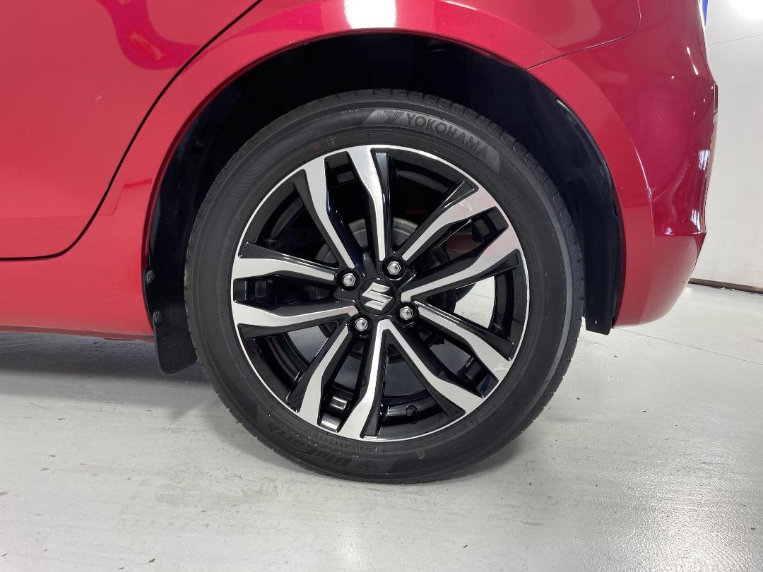 Photo '11' of Suzuki Swift