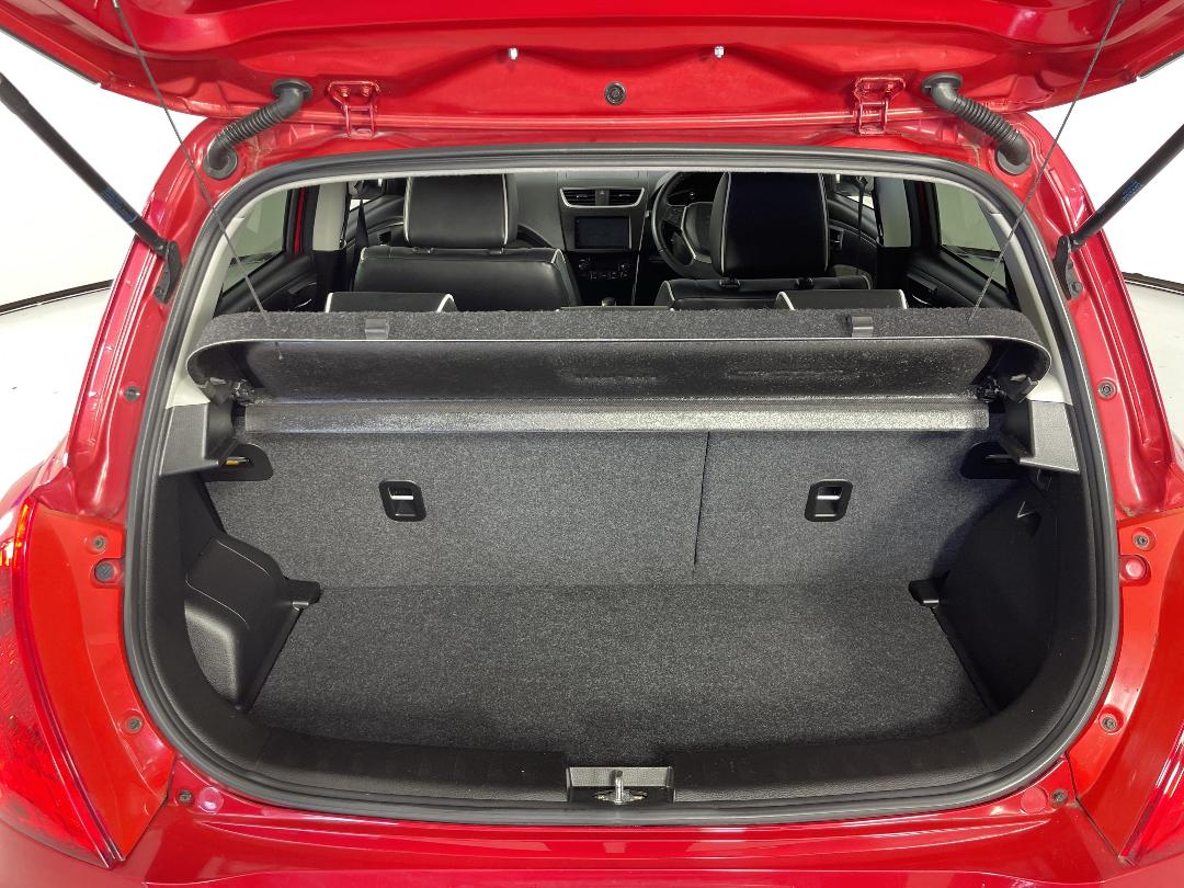 Photo '14' of Suzuki Swift