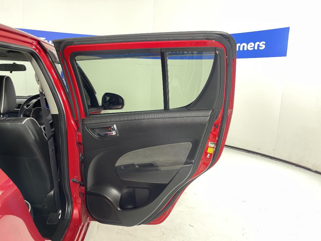 Photo '19' of Suzuki Swift