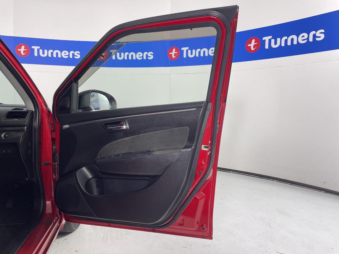 Photo '15' of Suzuki Swift