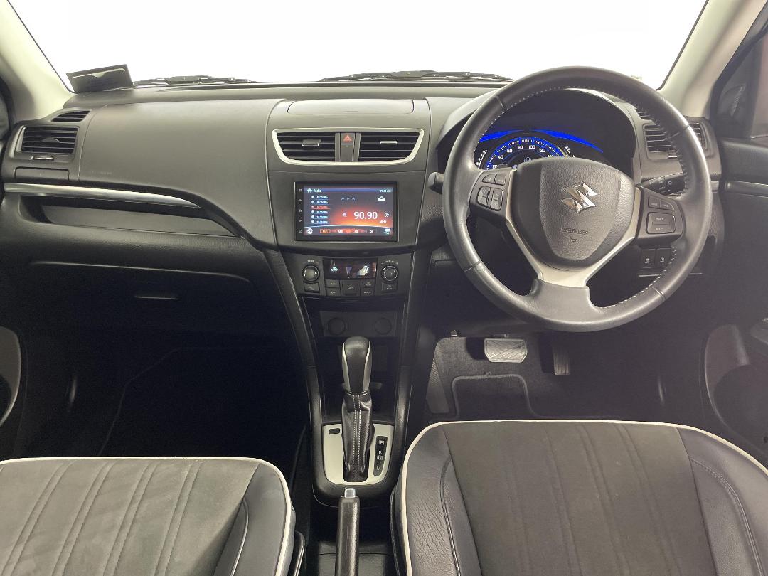 Photo '18' of Suzuki Swift