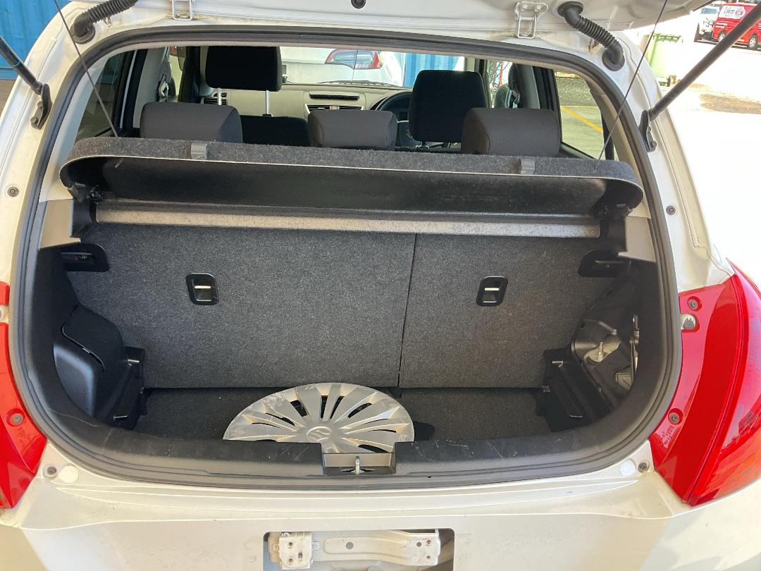 Photo '13' of Suzuki Swift