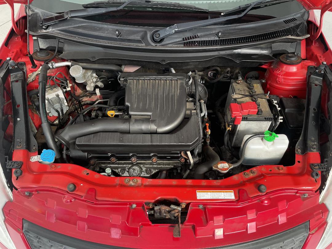 Photo '13' of Suzuki Swift