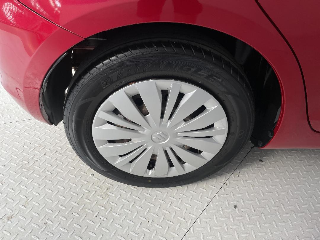 Photo '12' of Suzuki Swift