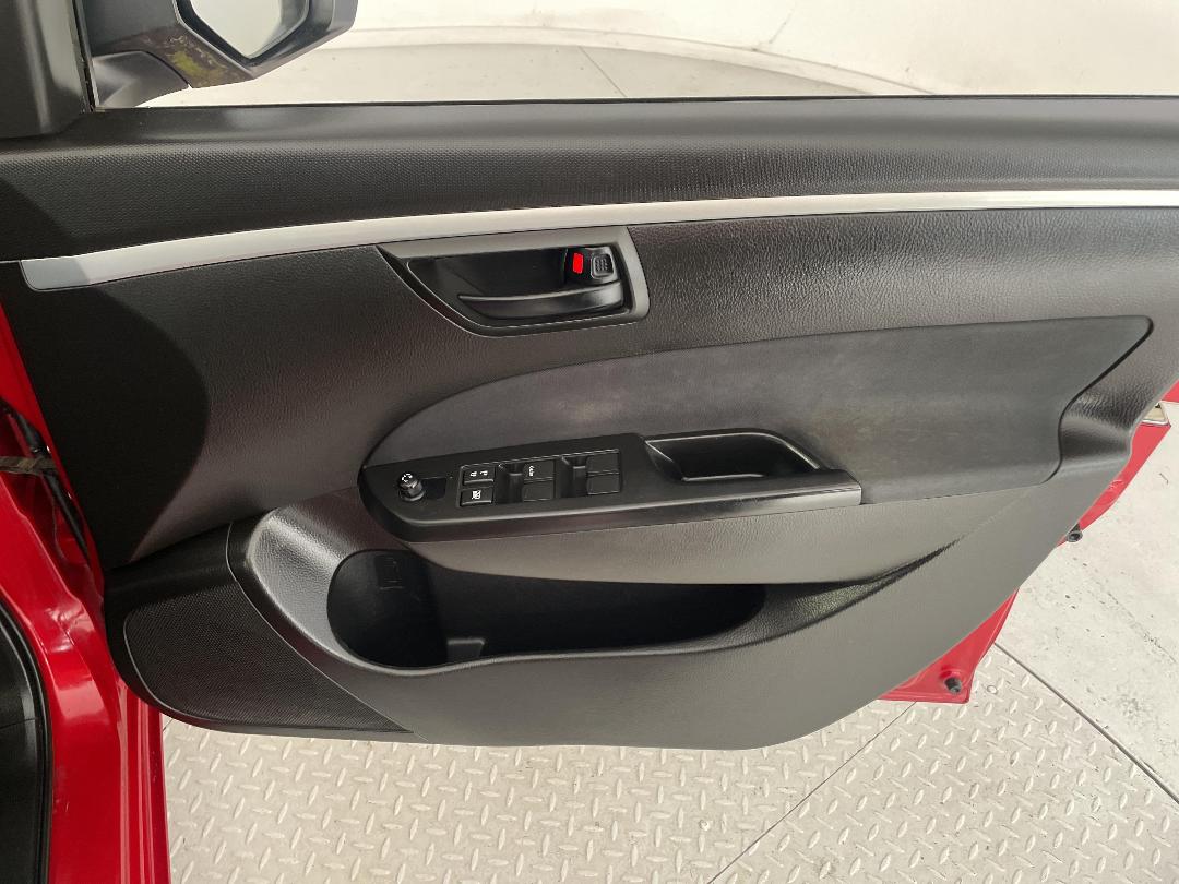 Photo '15' of Suzuki Swift