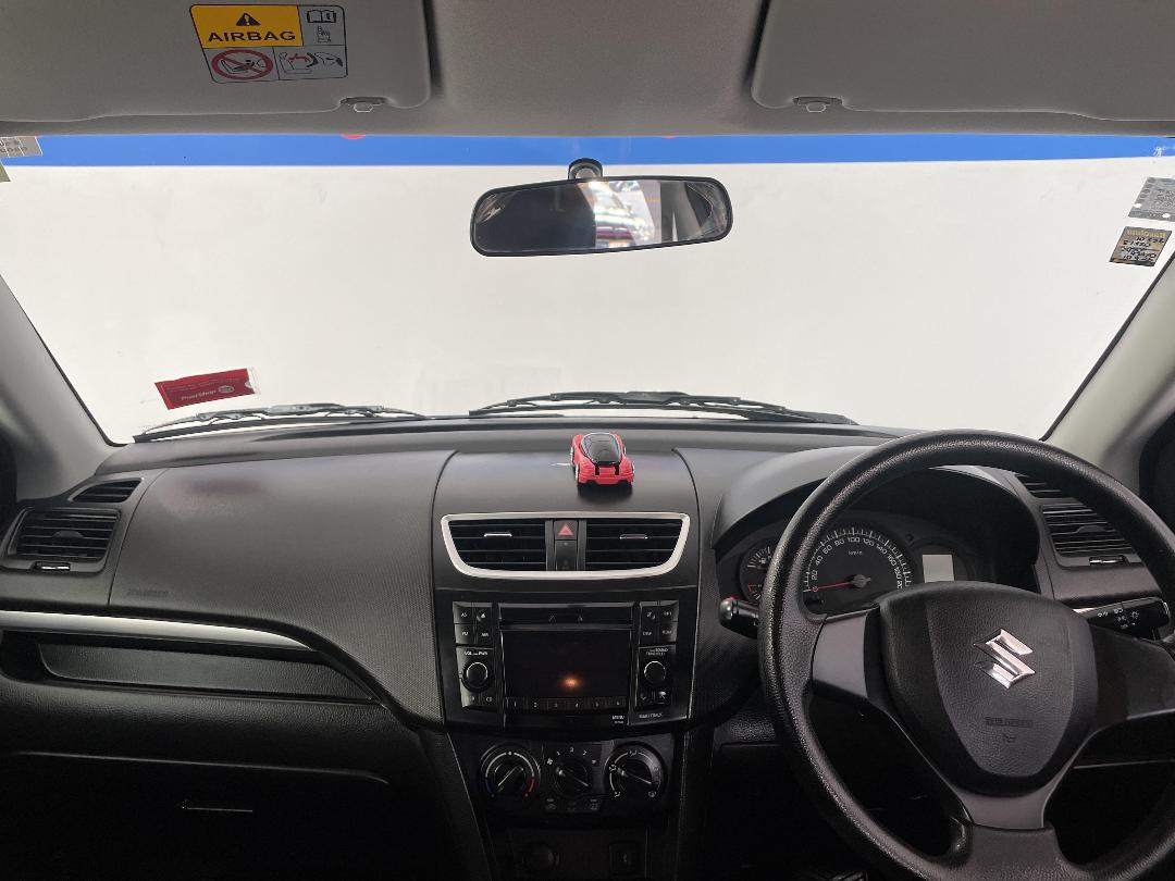 Photo '17' of Suzuki Swift