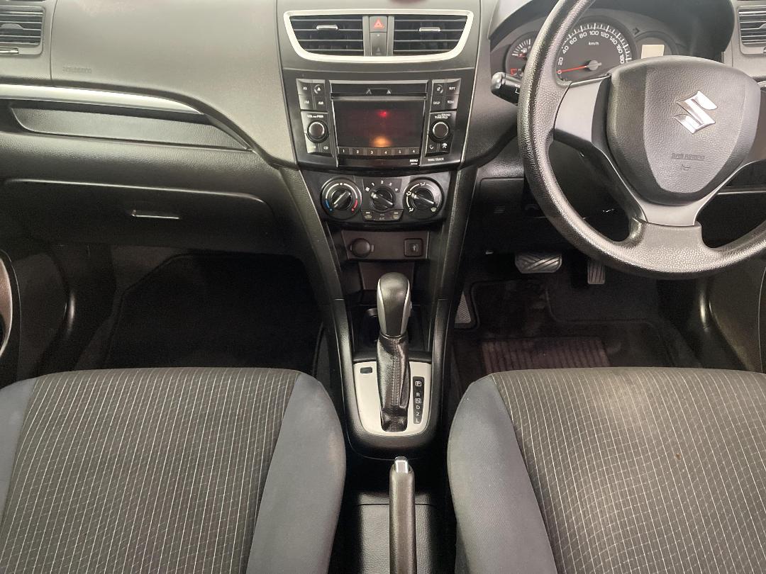 Photo '18' of Suzuki Swift