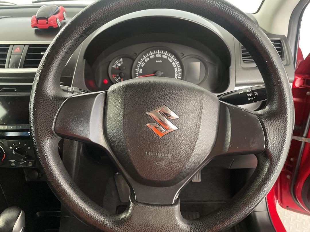 Photo '25' of Suzuki Swift