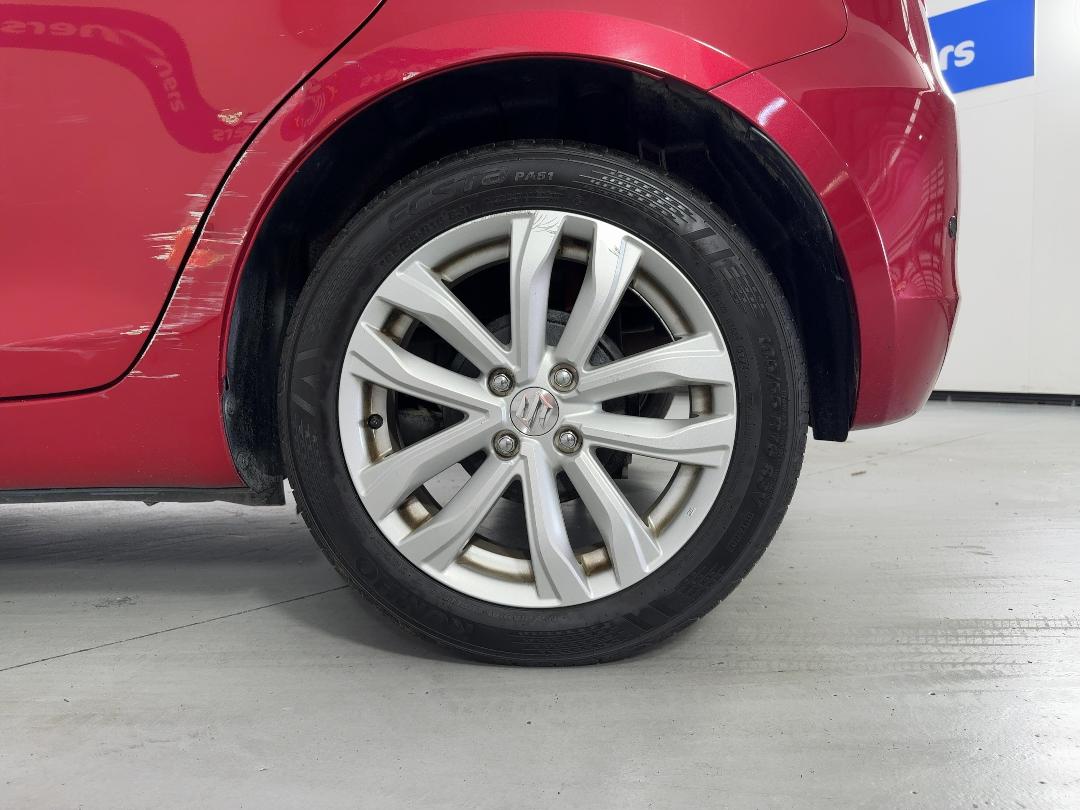 Photo '11' of Suzuki Swift