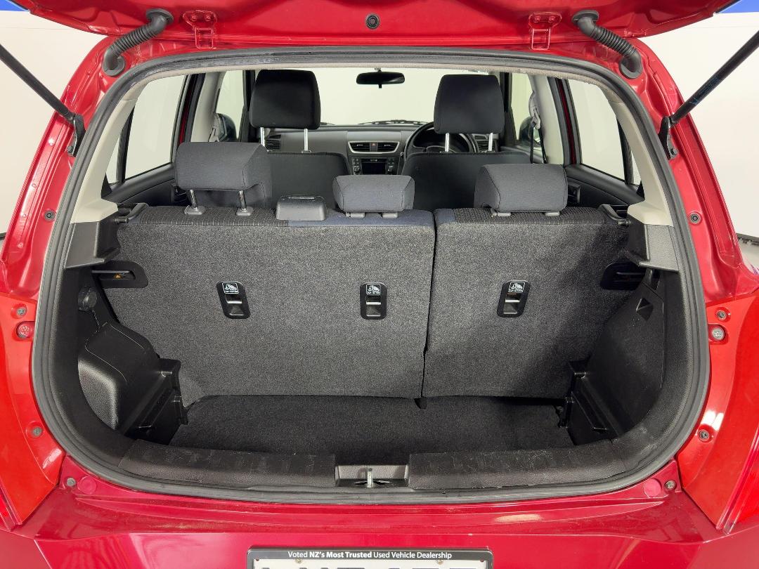 Photo '14' of Suzuki Swift