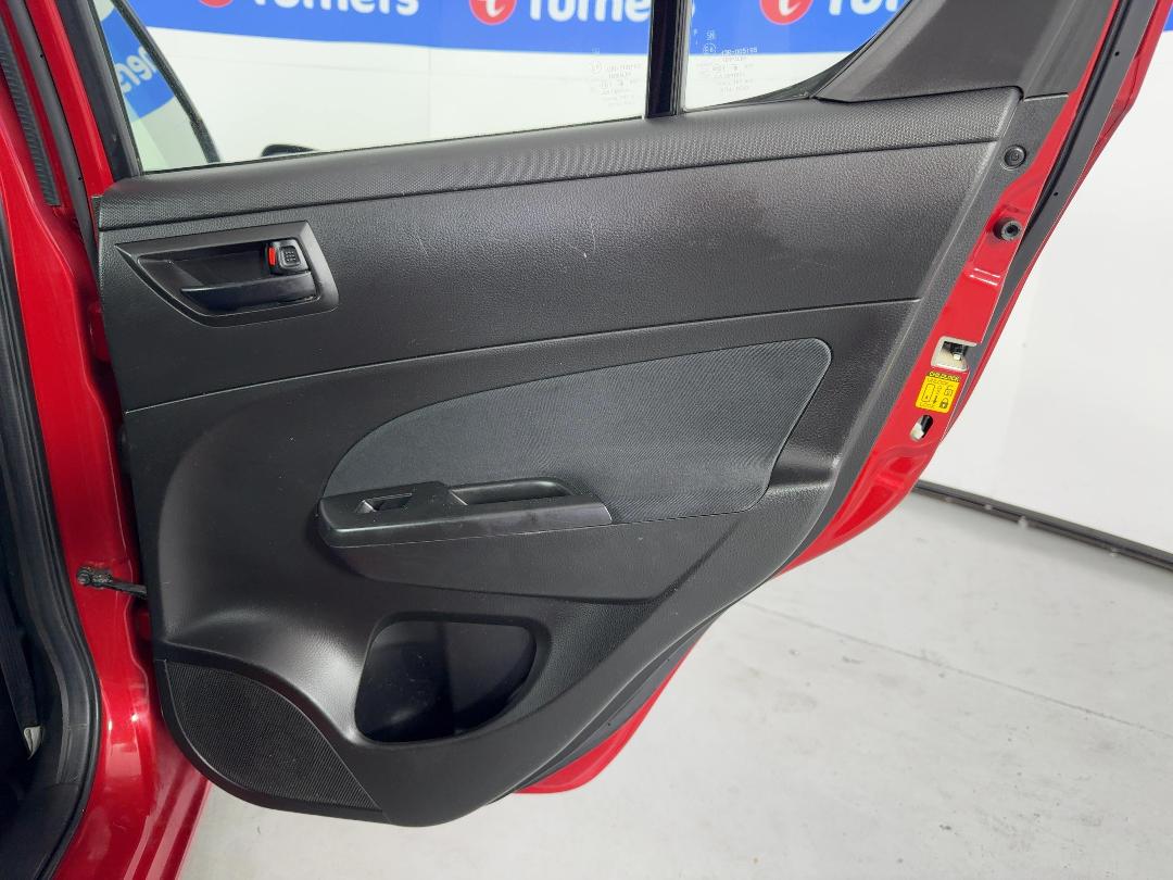 Photo '19' of Suzuki Swift