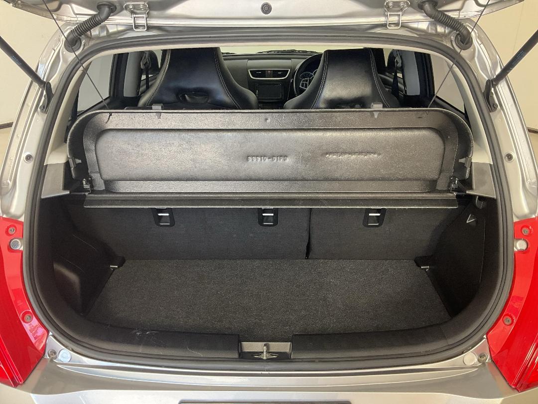 Photo '14' of Suzuki Swift