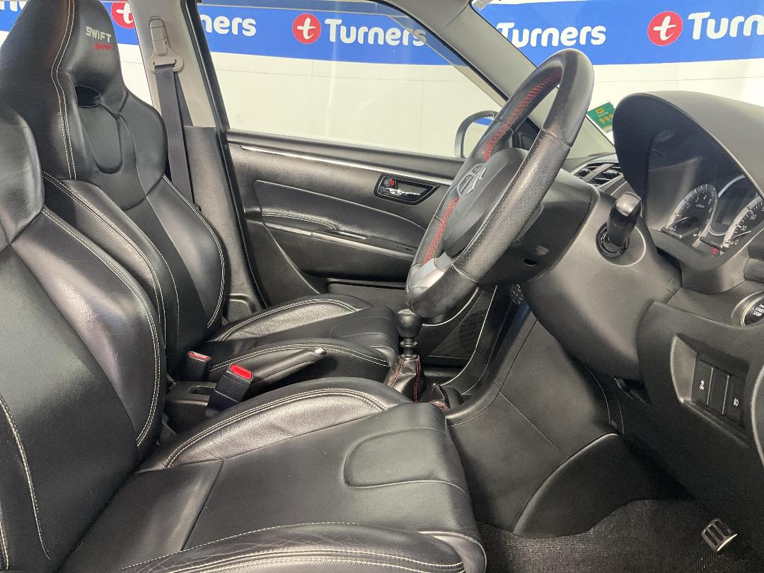 Photo '16' of Suzuki Swift