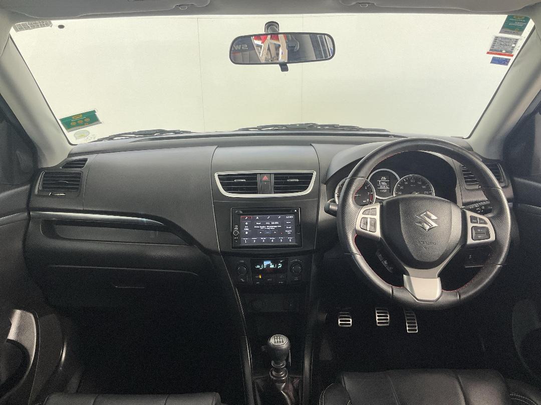 Photo '17' of Suzuki Swift