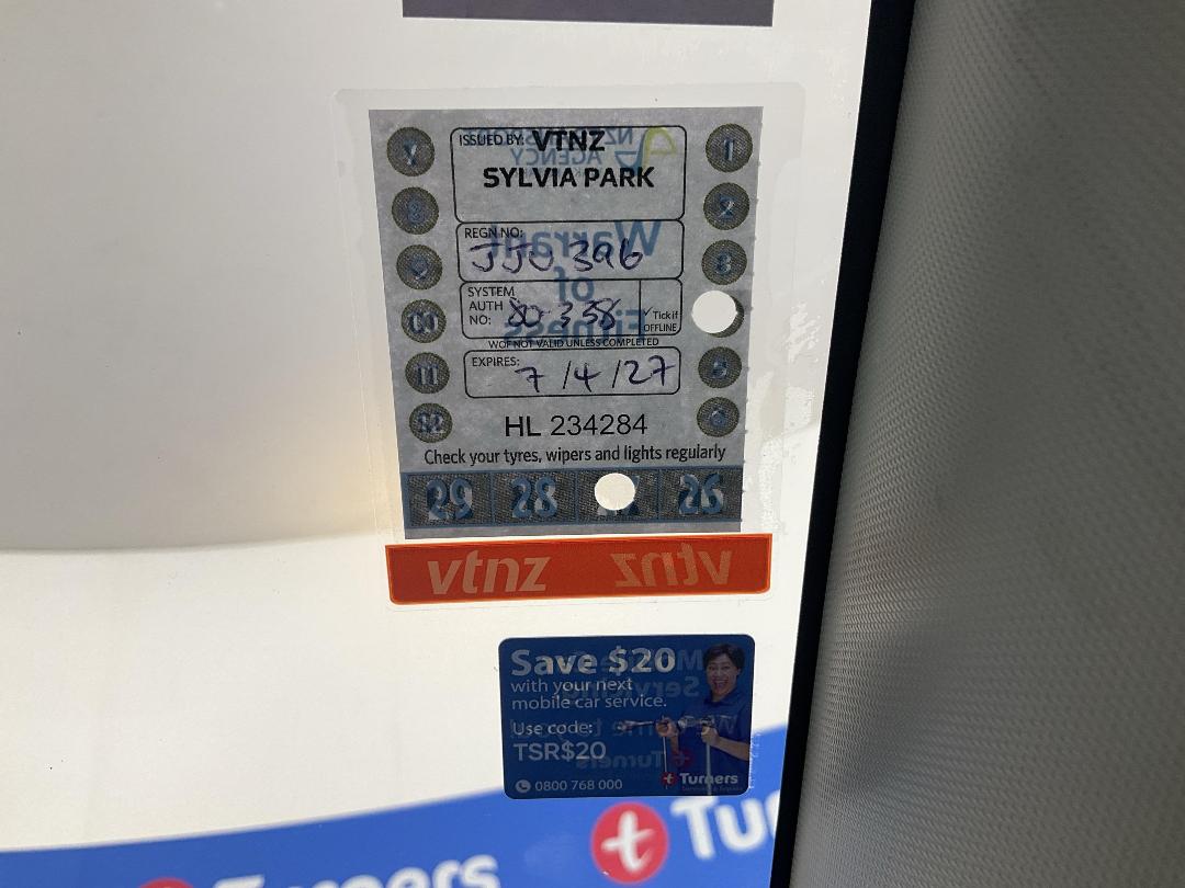 Photo '23' of Suzuki Swift