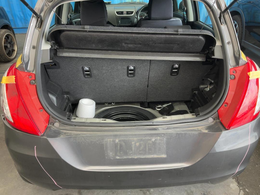 Photo '13' of Suzuki Swift Rsxab