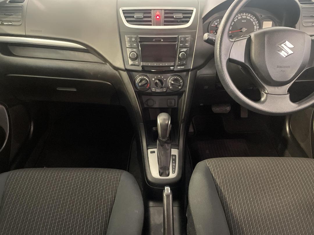 Photo '18' of Suzuki Swift Photo '18' of Suzuki Swift