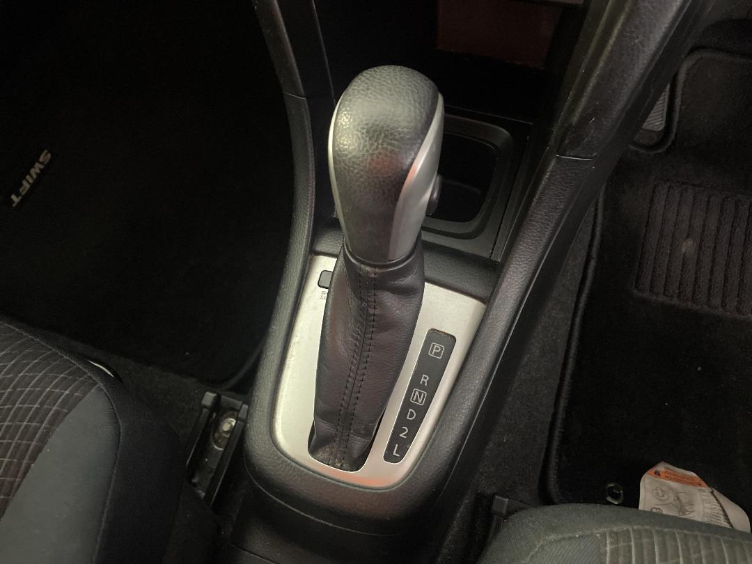 Photo '28' of Suzuki Swift Photo '28' of Suzuki Swift