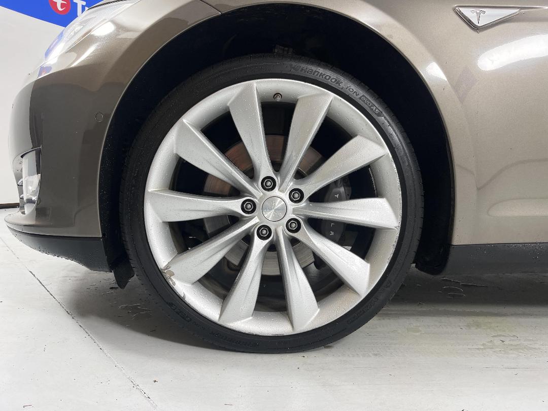 Photo '10' of Tesla Model S Photo '10' of Tesla Model S