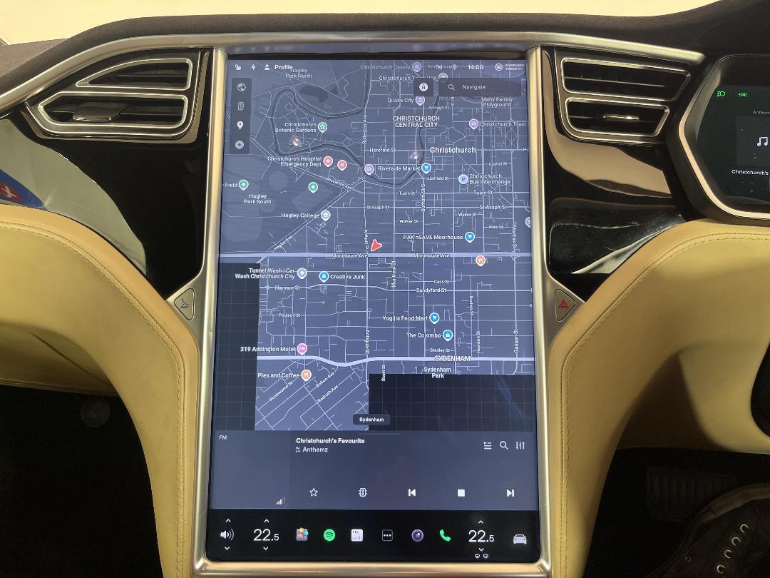 Photo '26' of Tesla Model S Photo '26' of Tesla Model S