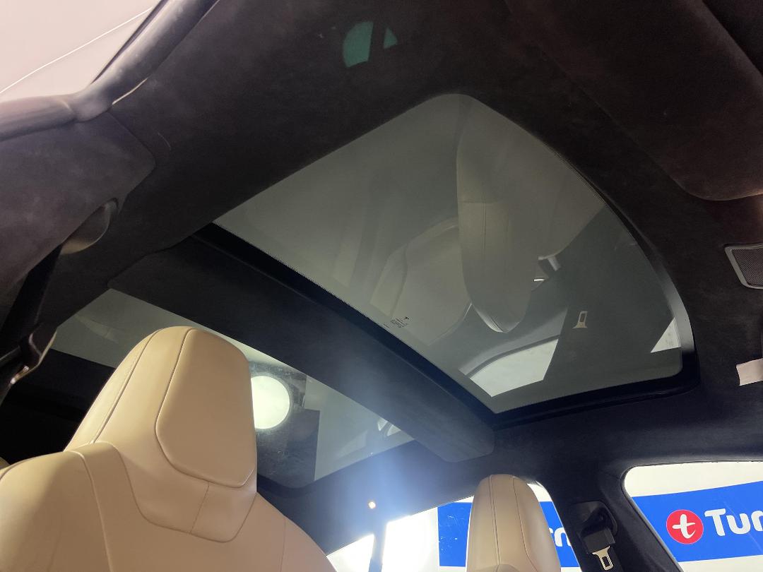 Photo '32' of Tesla Model S Photo '32' of Tesla Model S