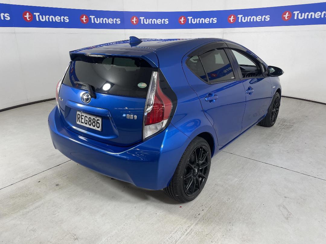 Photo '7' of Toyota Aqua