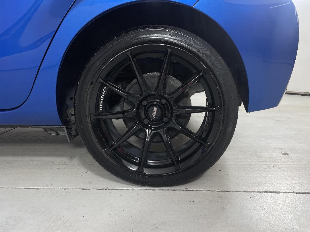 Photo '11' of Toyota Aqua