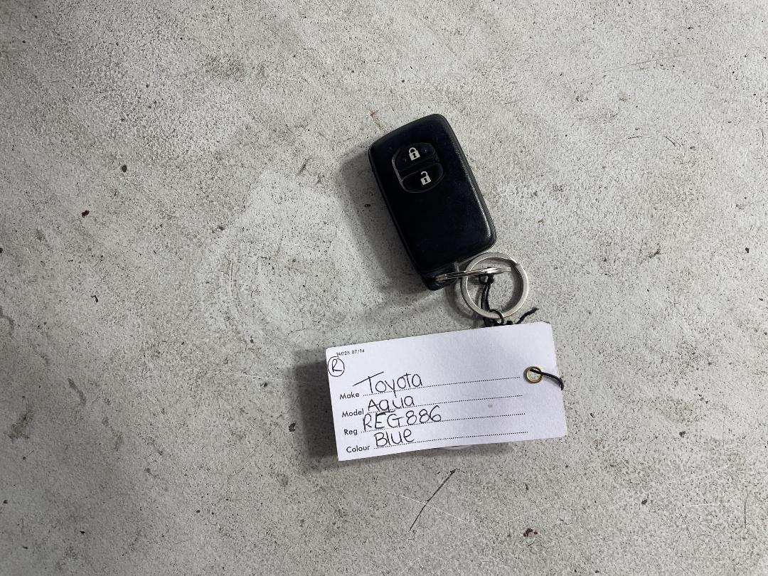 Photo '22' of Toyota Aqua