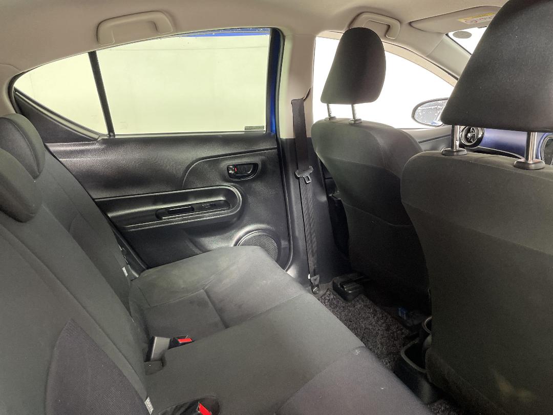 Photo '20' of Toyota Aqua