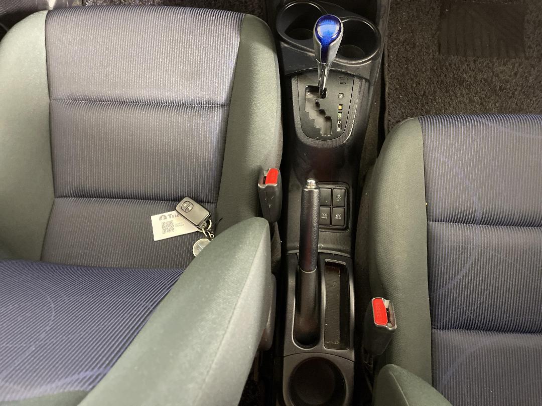 Photo '23' of Toyota Aqua