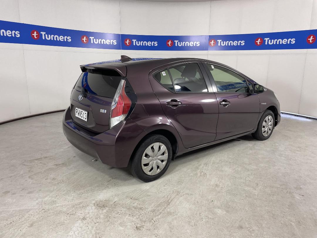 Photo '7' of Toyota Aqua