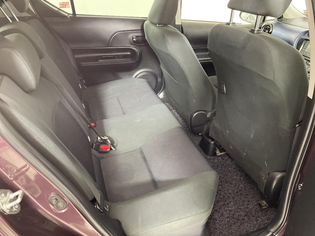 Photo '20' of Toyota Aqua