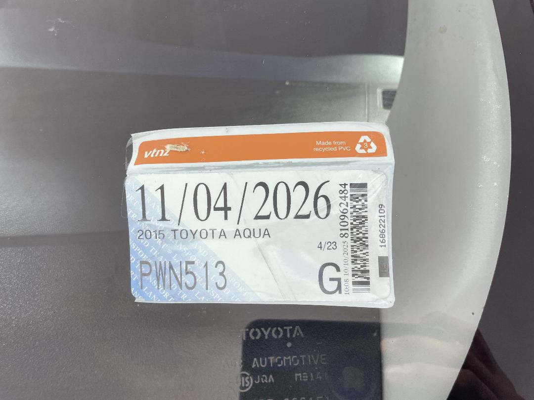 Photo '24' of Toyota Aqua