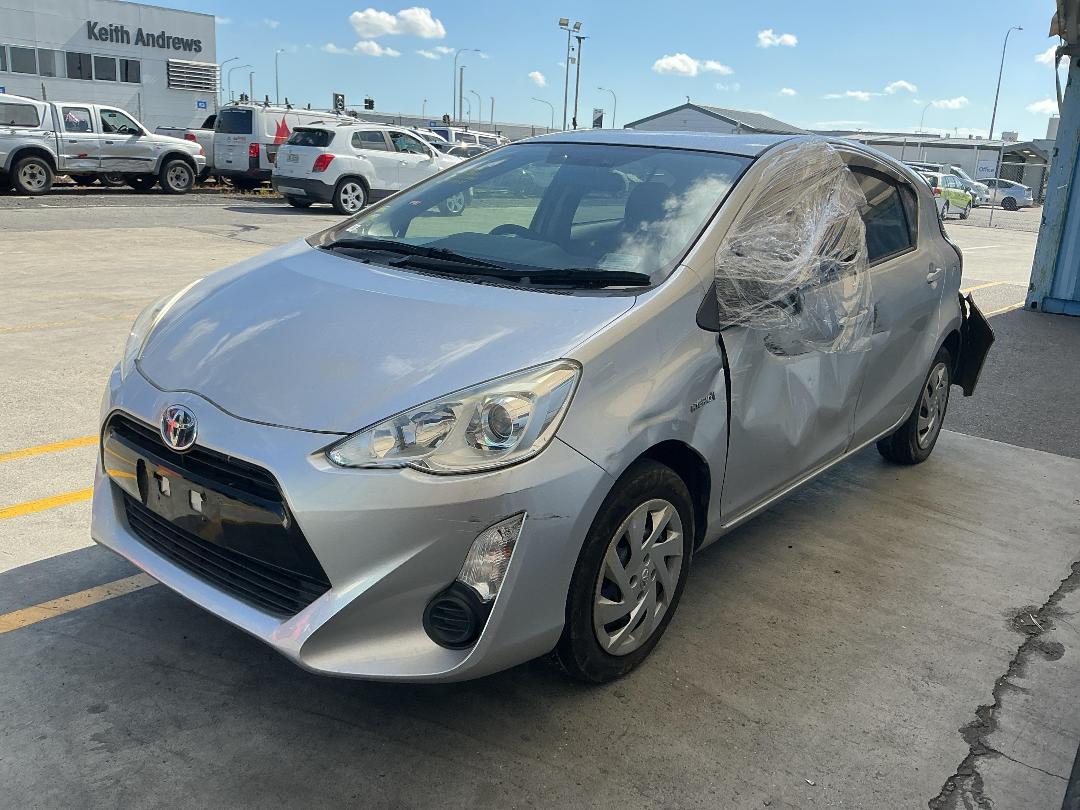 Photo '3' of Toyota Aqua Photo '3' of Toyota Aqua