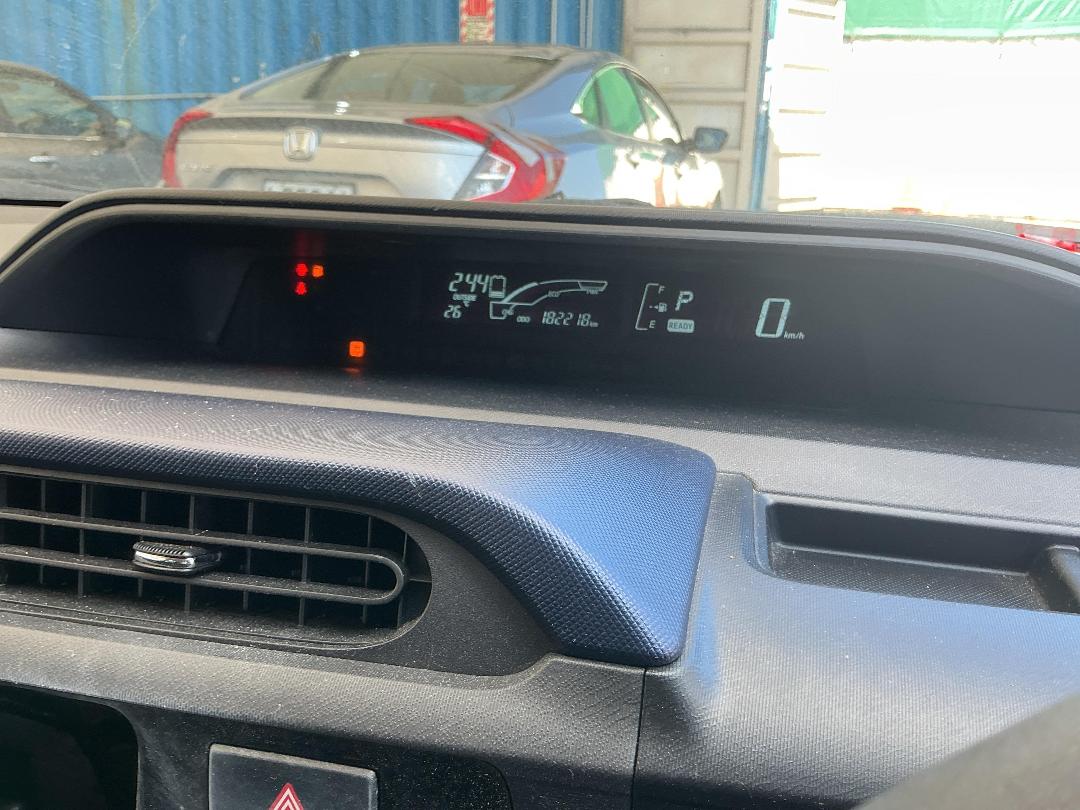 Photo '22' of Toyota Aqua Photo '22' of Toyota Aqua