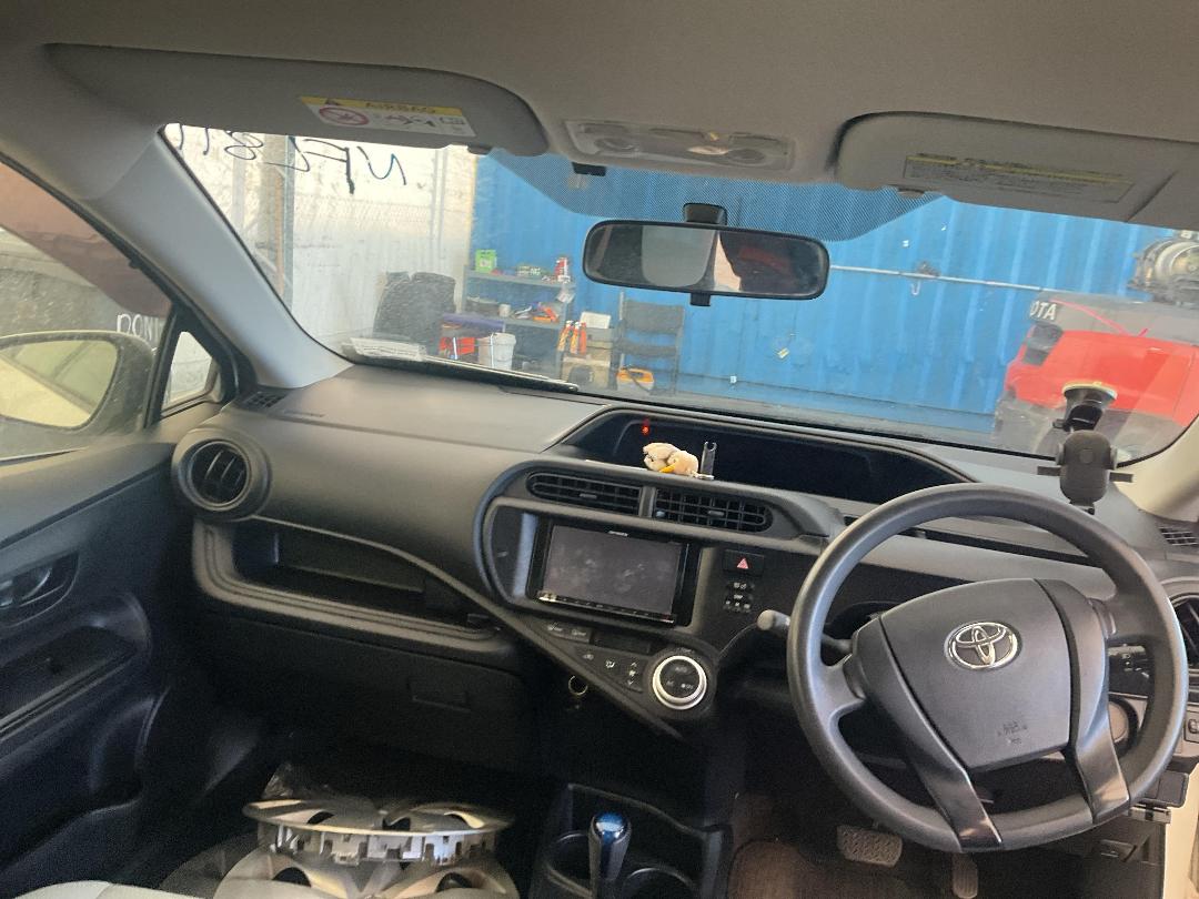 Photo '19' of Toyota Aqua Hybrid