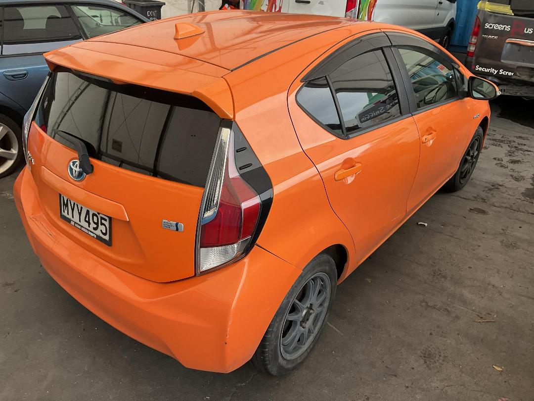 Photo '7' of Toyota Aqua Hybrid