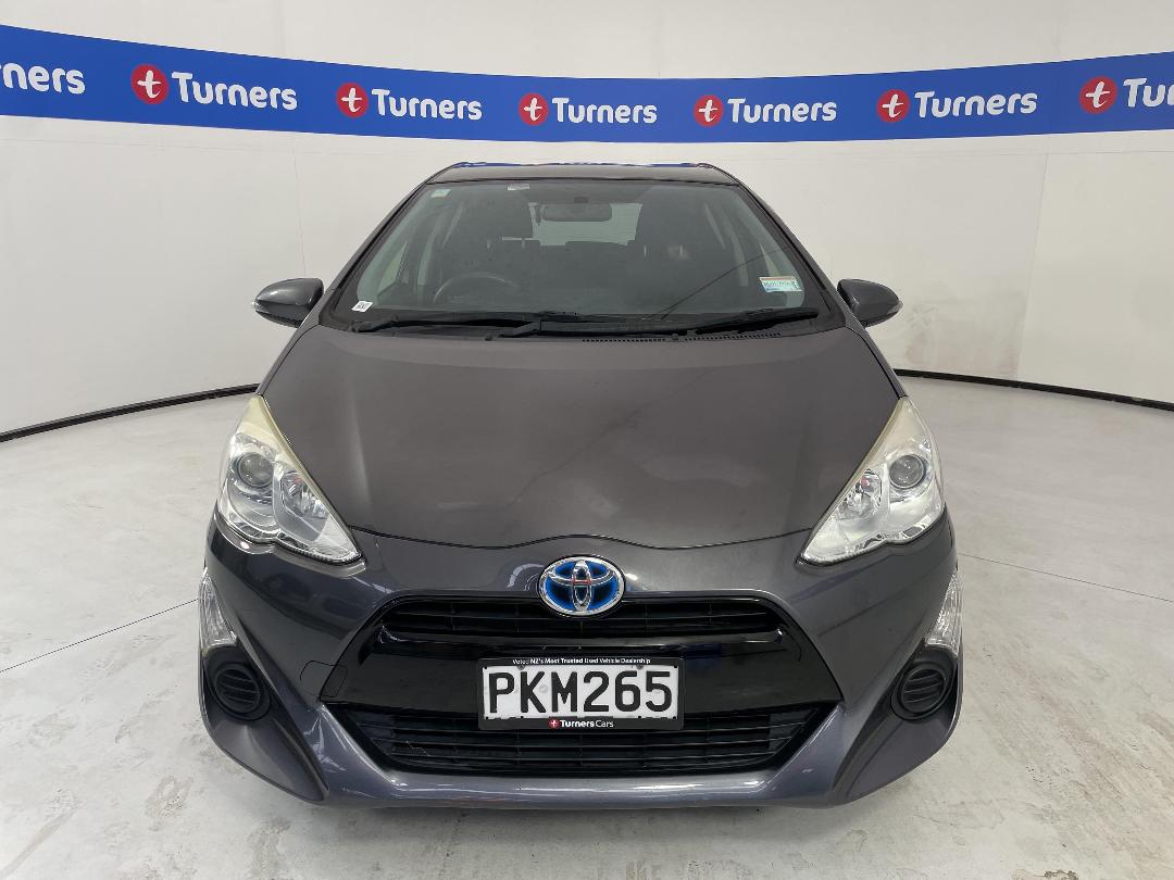 Photo '2' of Toyota Aqua Photo '2' of Toyota Aqua