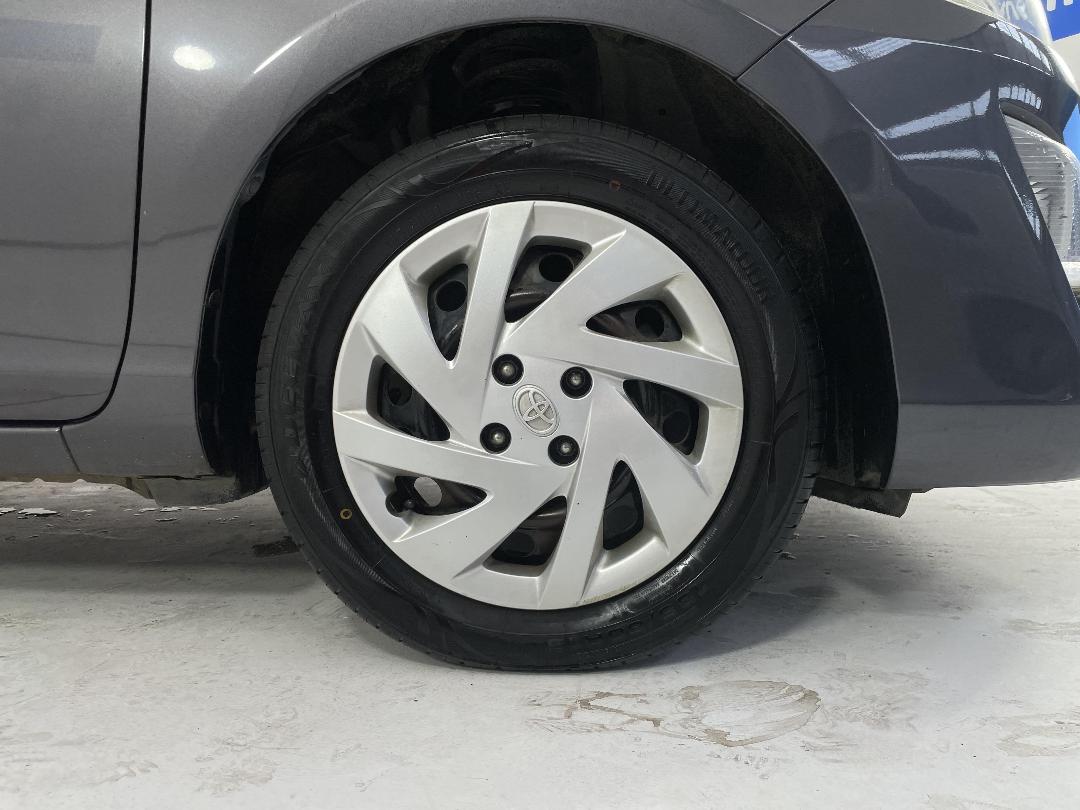 Photo '9' of Toyota Aqua Photo '9' of Toyota Aqua