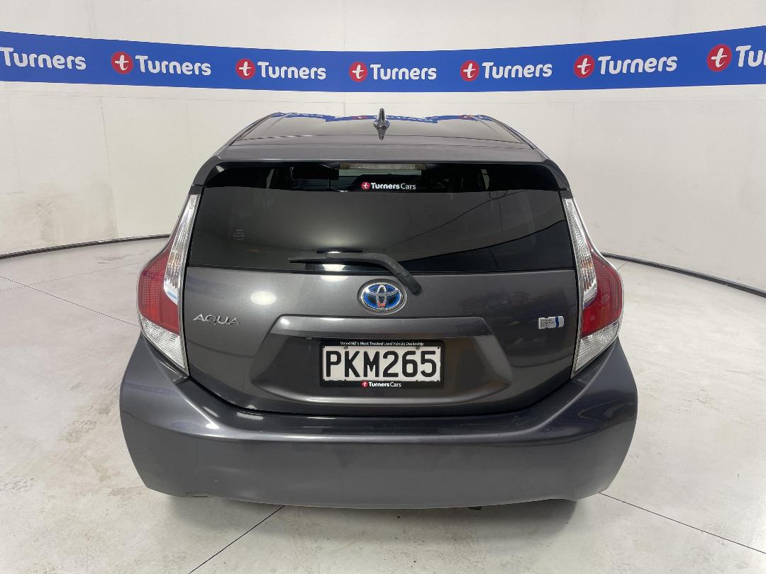 Photo '6' of Toyota Aqua Photo '6' of Toyota Aqua