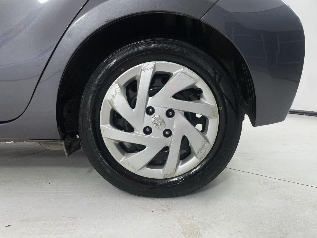 Photo '11' of Toyota Aqua Photo '11' of Toyota Aqua