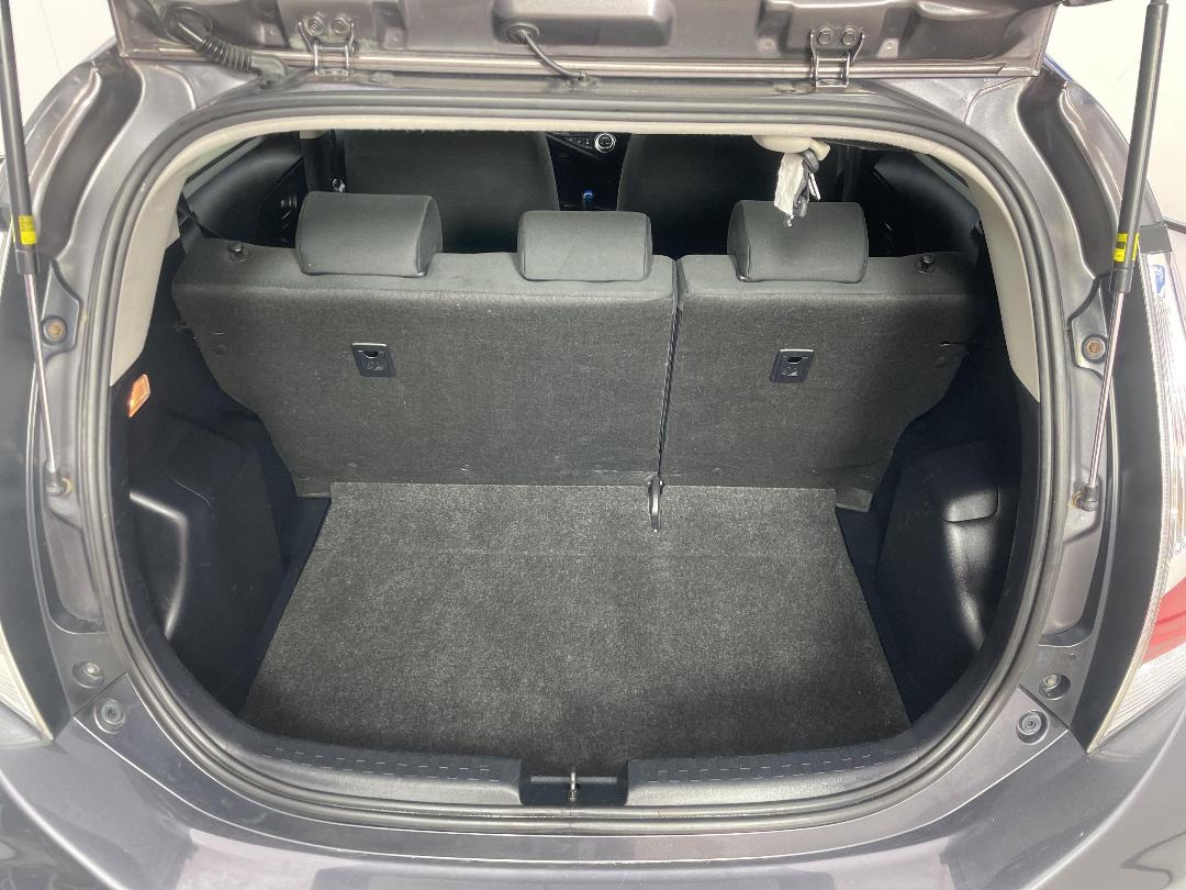 Photo '14' of Toyota Aqua Photo '14' of Toyota Aqua