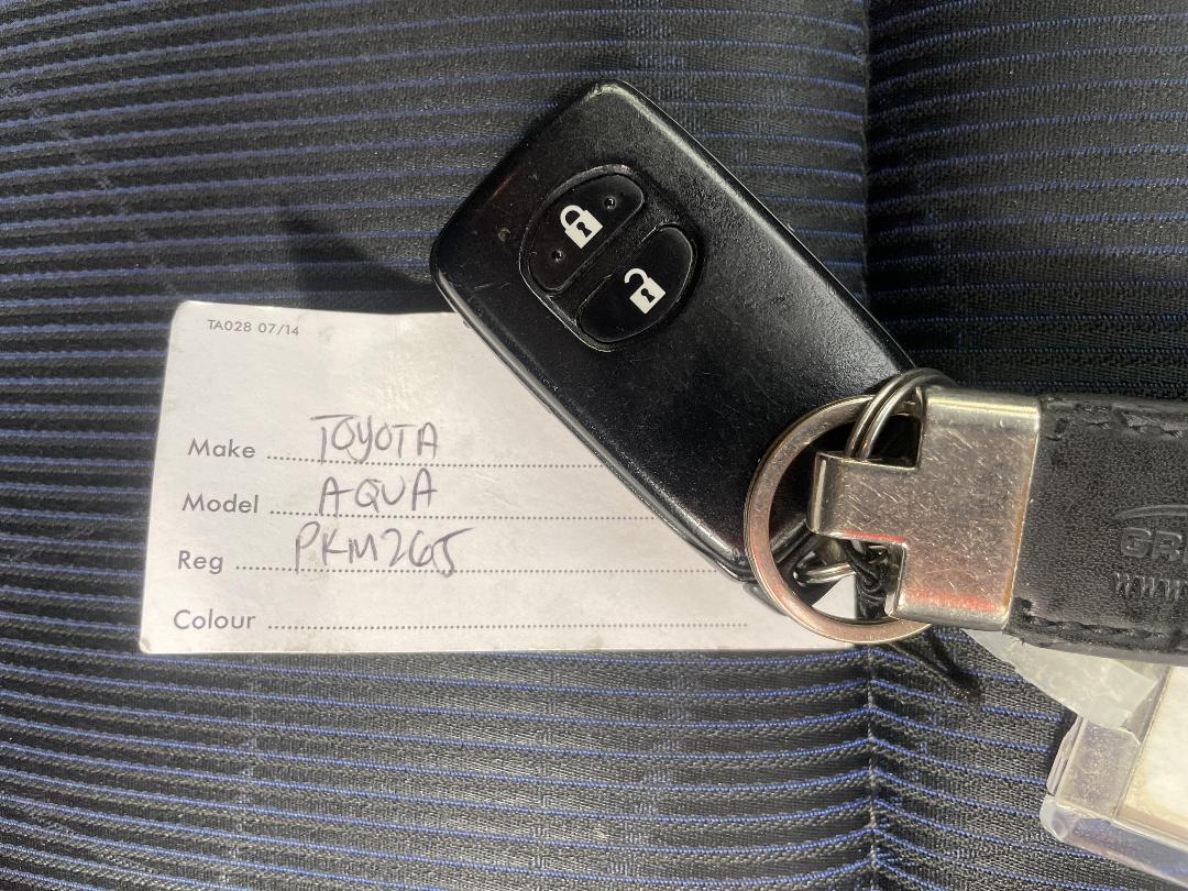 Photo '22' of Toyota Aqua Photo '22' of Toyota Aqua