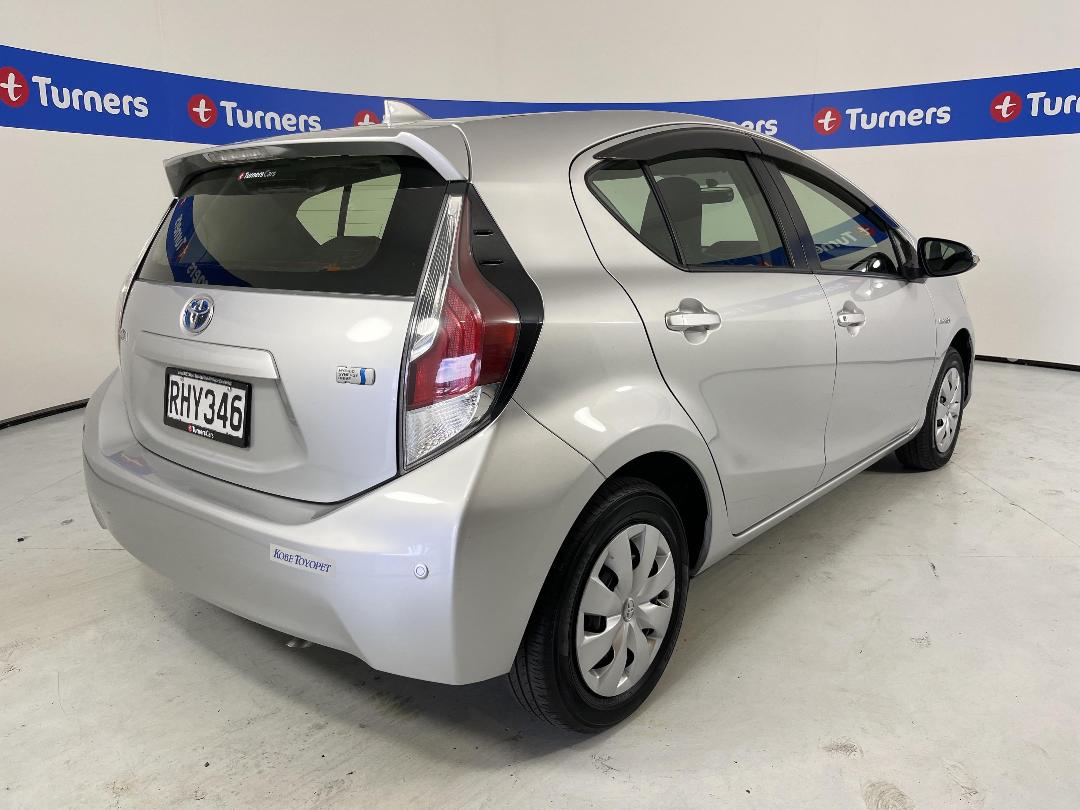 Photo '7' of Toyota Aqua