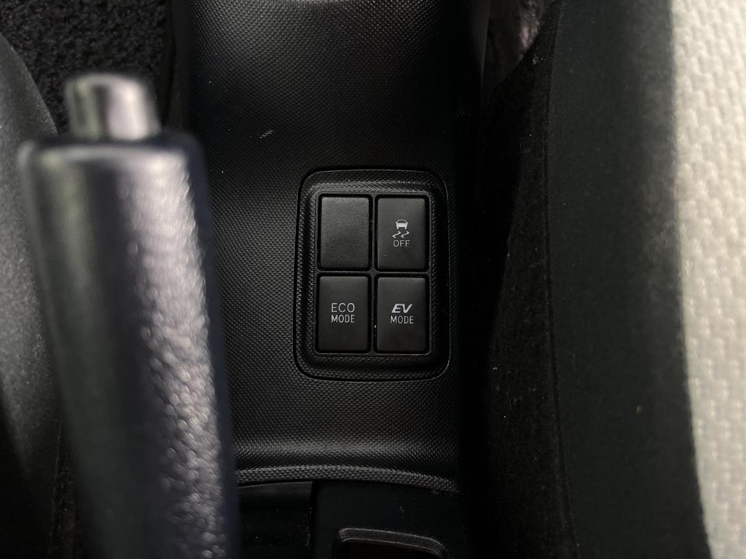 Photo '25' of Toyota Aqua