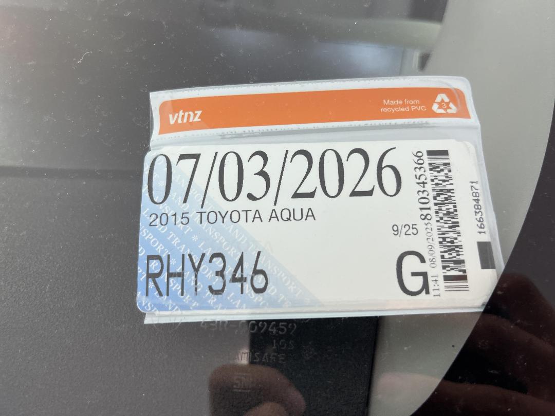 Photo '28' of Toyota Aqua