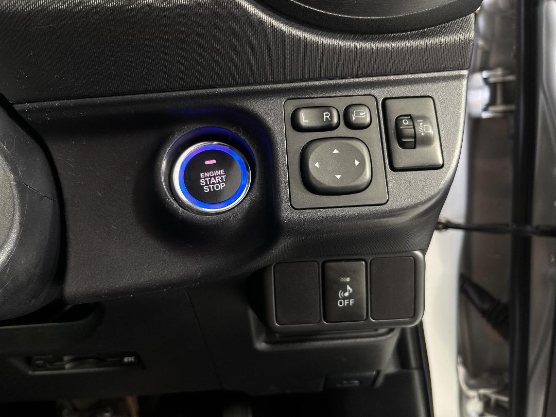 Photo '26' of Toyota Aqua