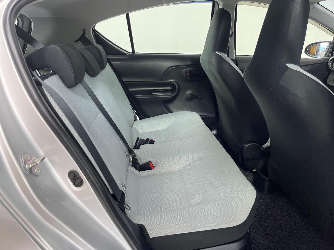 Photo '20' of Toyota Aqua